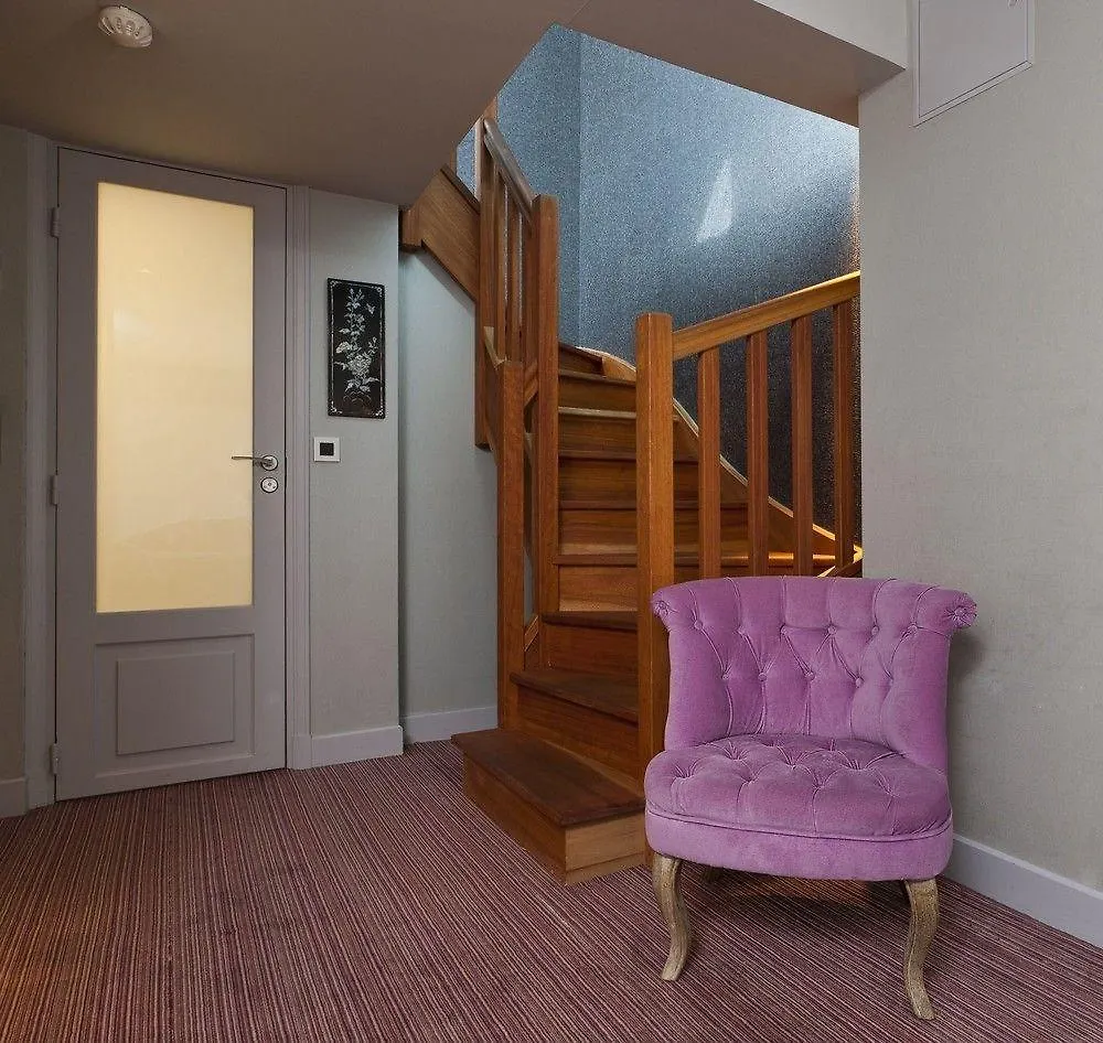 Opera Marigny Szálloda 4*