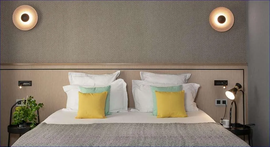 Opera Marigny Szálloda 4*